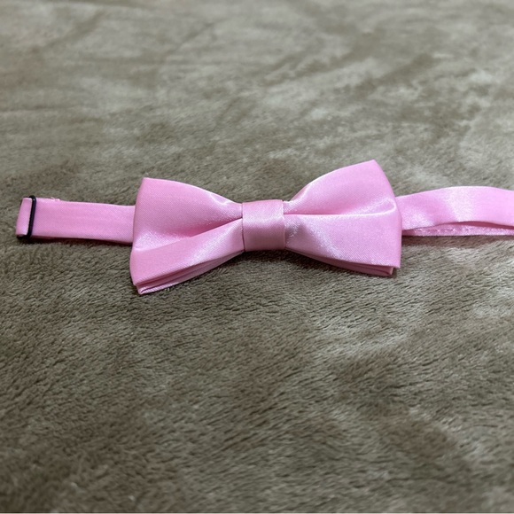 🎀wholesale🎀 Bow Tie for toddler to big boys/ adjustable straps - Picture 2 of 9